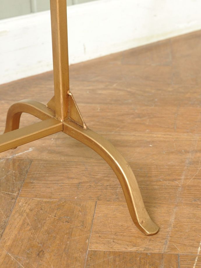 コートハンガーの足