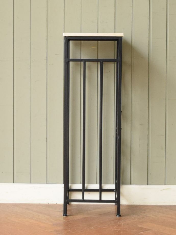 フラワースタンドの側面