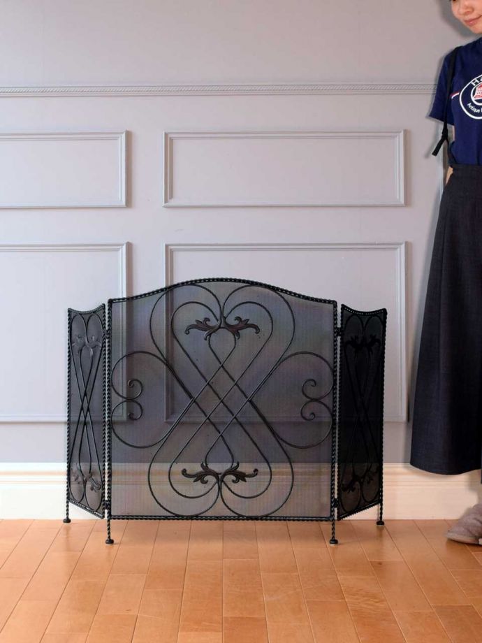 アンティーク風のファイヤースクリーン