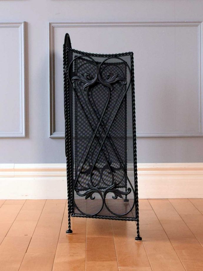 ファイヤースクリーンの側面