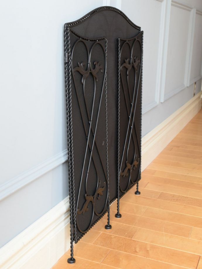 折り畳み式のファイヤースクリーン