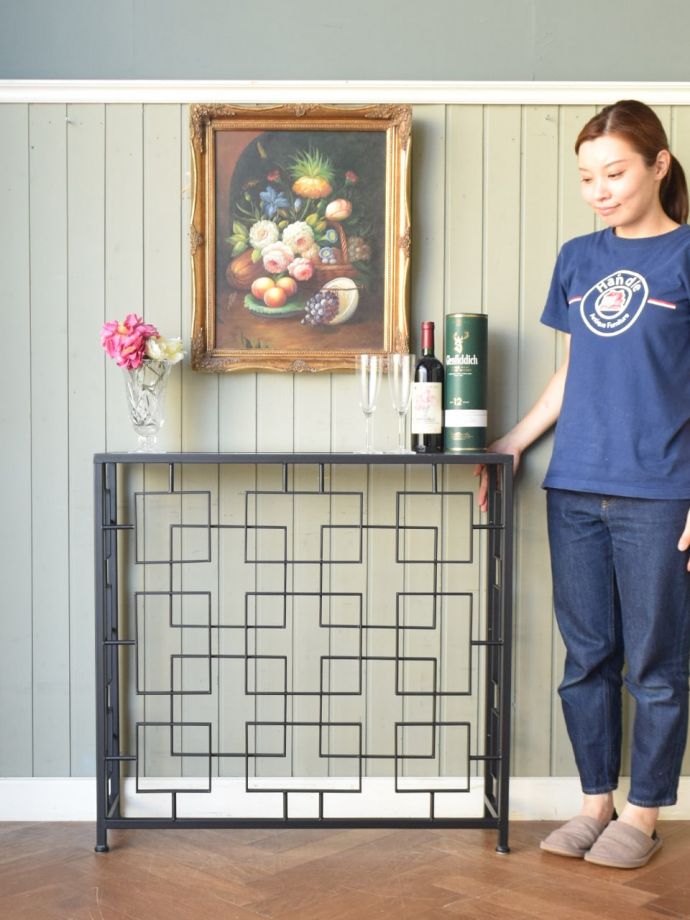 アンティーク風のコンソールテーブル