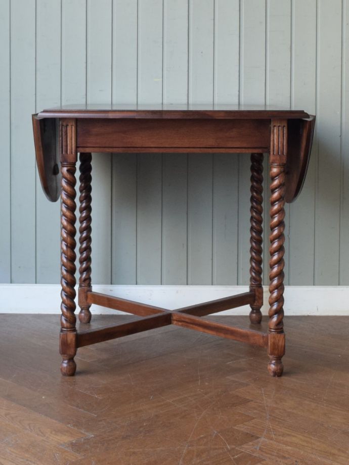 折り畳み式テーブルの側面