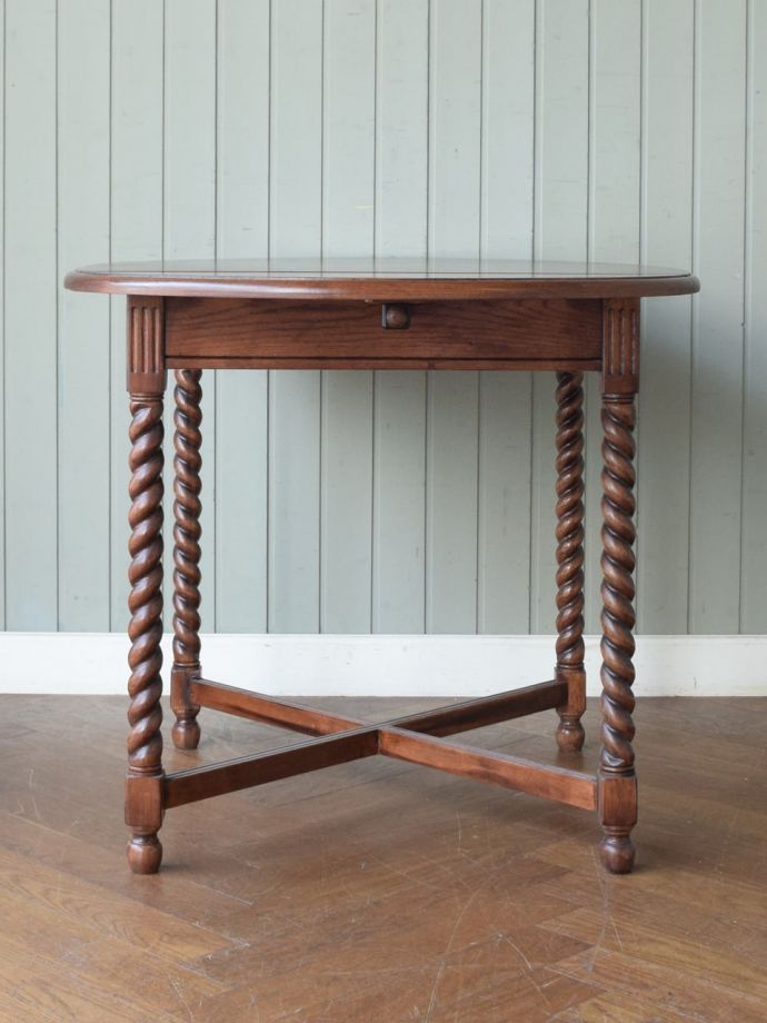 伸長式テーブルの横