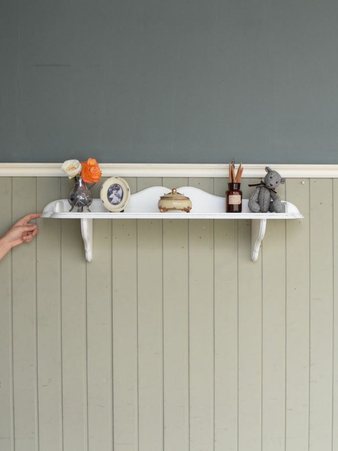 フランスアンティーク風のウォールシェルフ