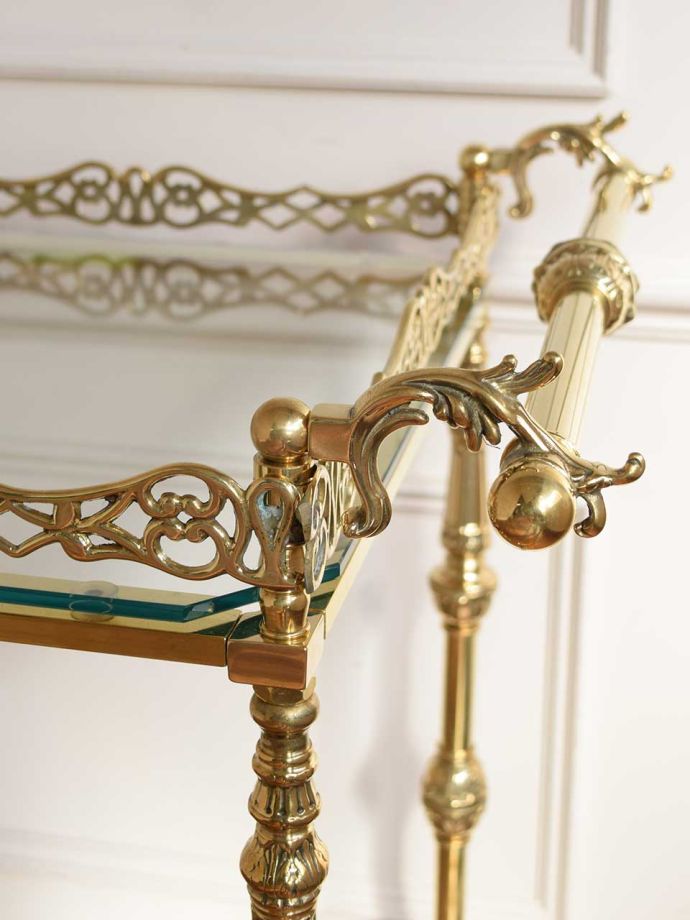 ゴージャスなワゴンの装飾