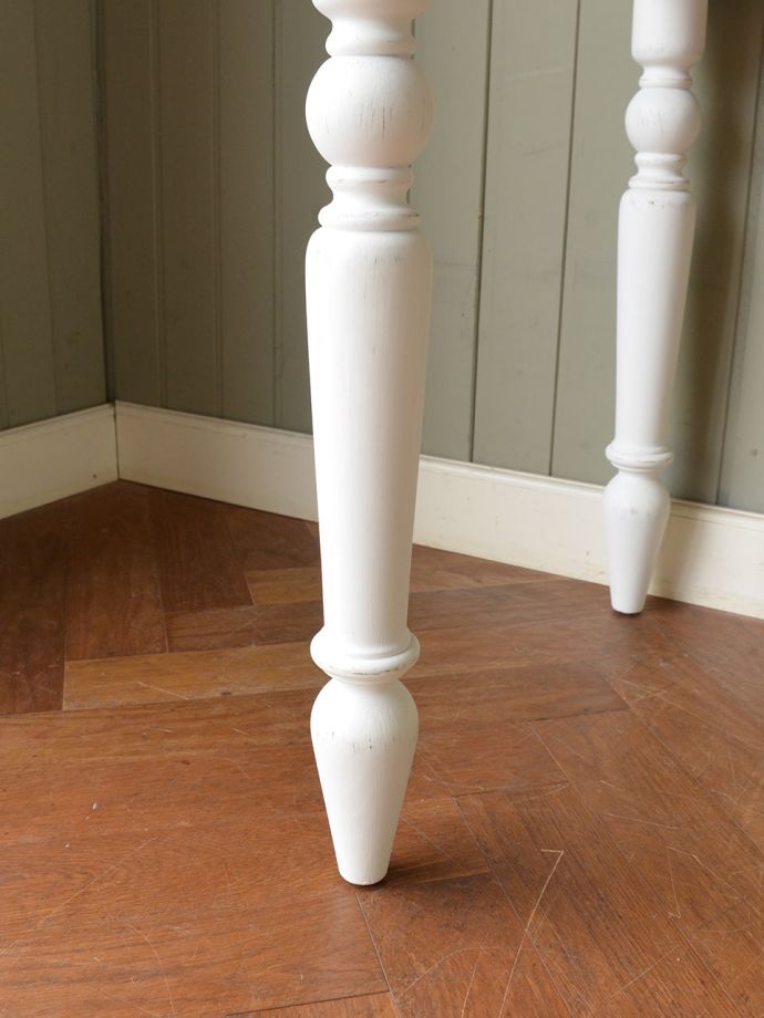 アンティーク風家具の脚