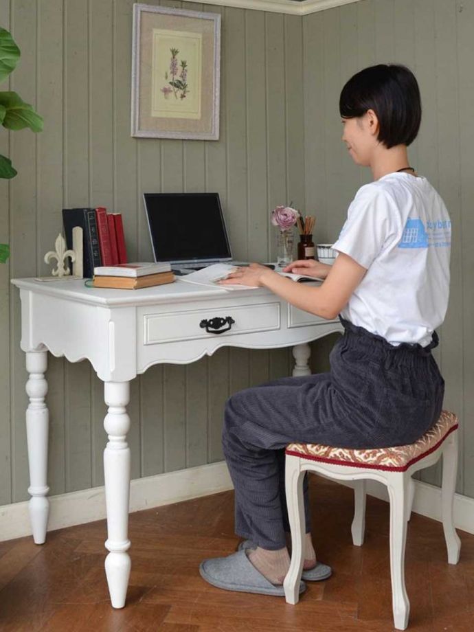 書斎机で楽しむ贅沢な時間