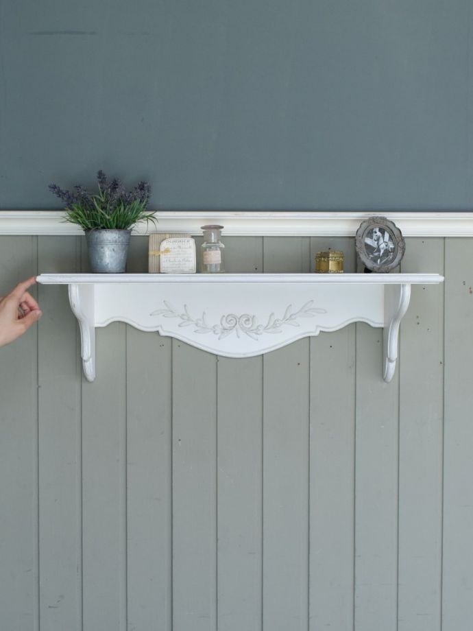 フランスアンティーク風のウォールシェルフ