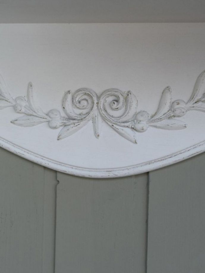 アンティーク風家具の装飾