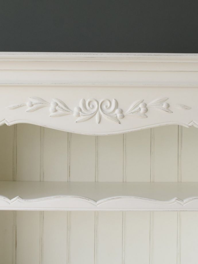 アンティーク風家具の装飾