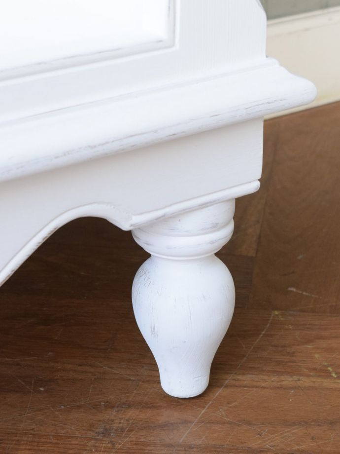 アンティーク風家具の脚