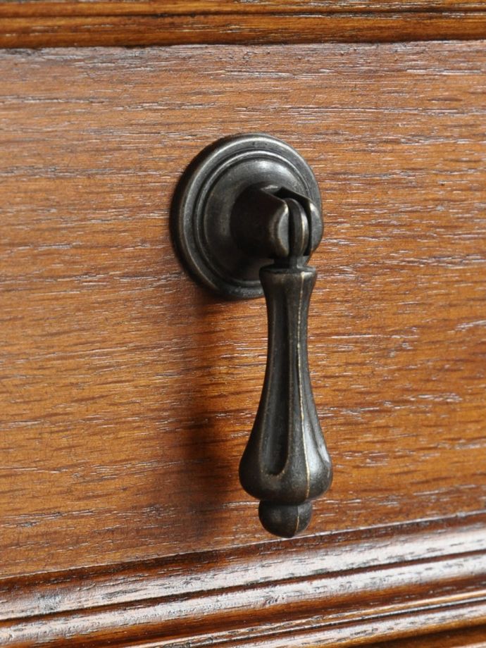 アンティーク調家具の取っ手