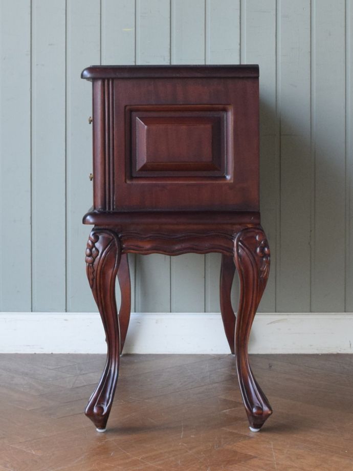 チェストの側面