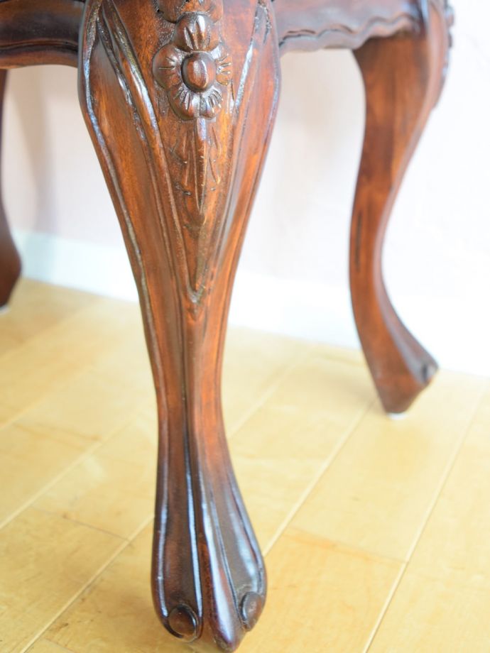 サイドチェストの脚