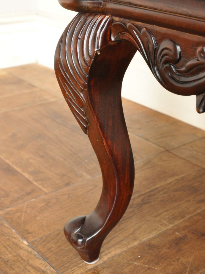 アンティーク風家具の脚