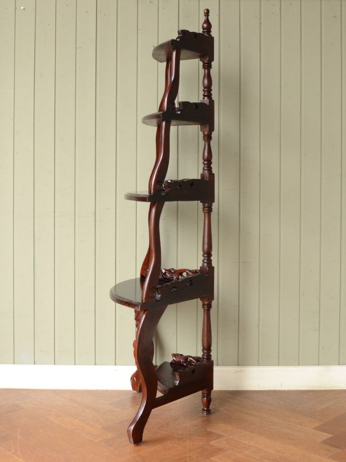 キャビネットの側面