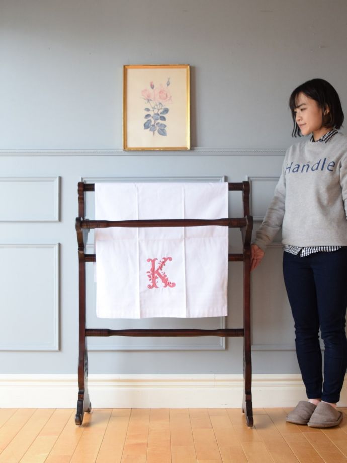 アンティーク調のタオルハンガー