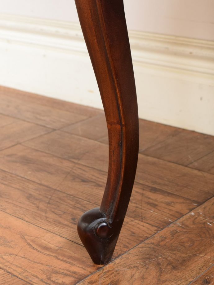 サイドチェストの脚