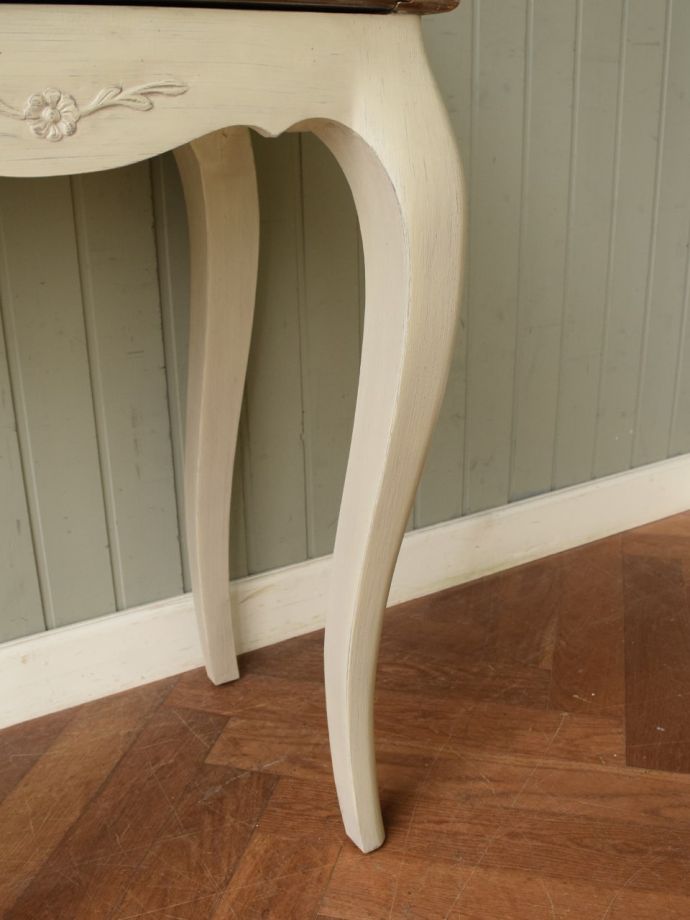 アンティーク風家具の脚