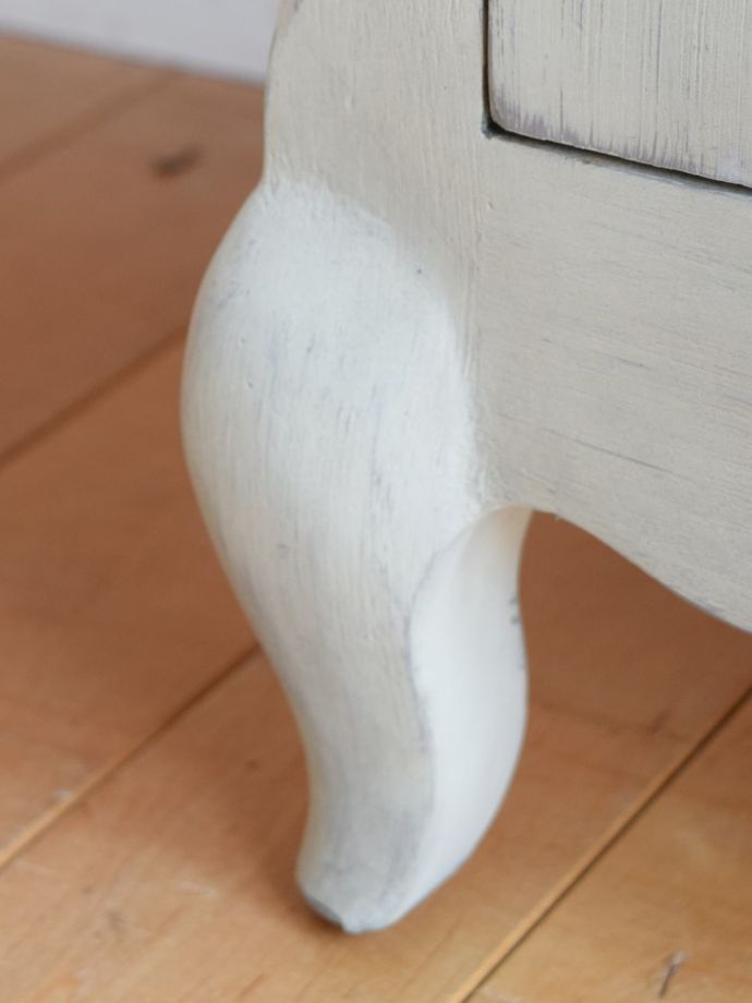 サイドキャビネットの脚