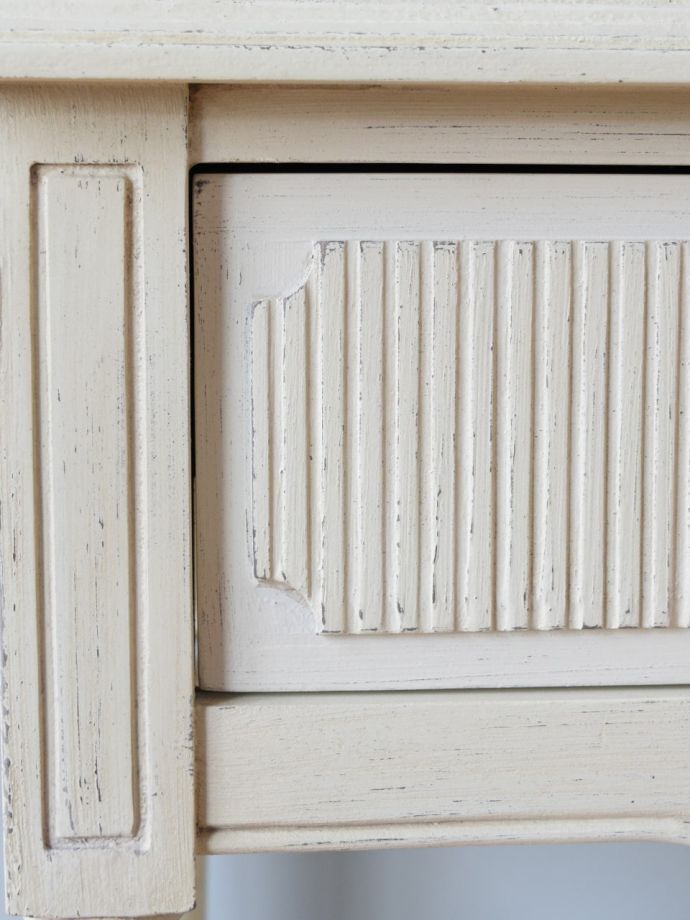 アンティーク風家具の装飾