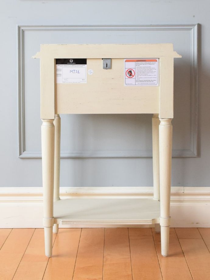 サイドチェストの後ろ姿