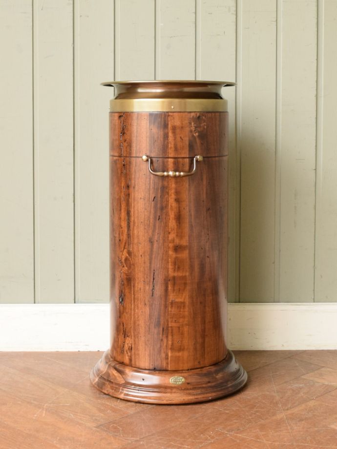 傘立ての反対側