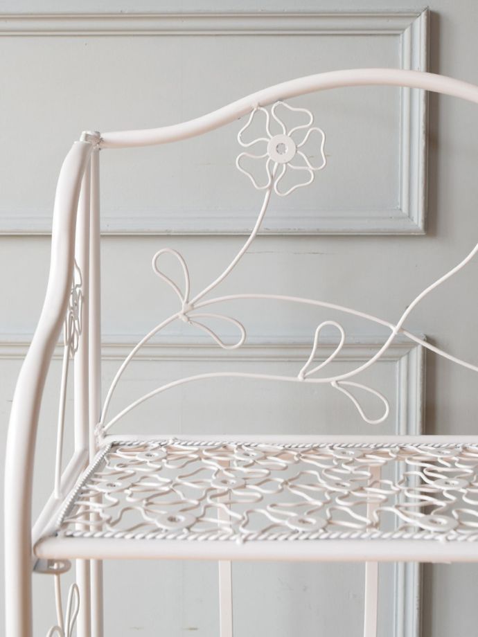 アンティーク風家具の装飾