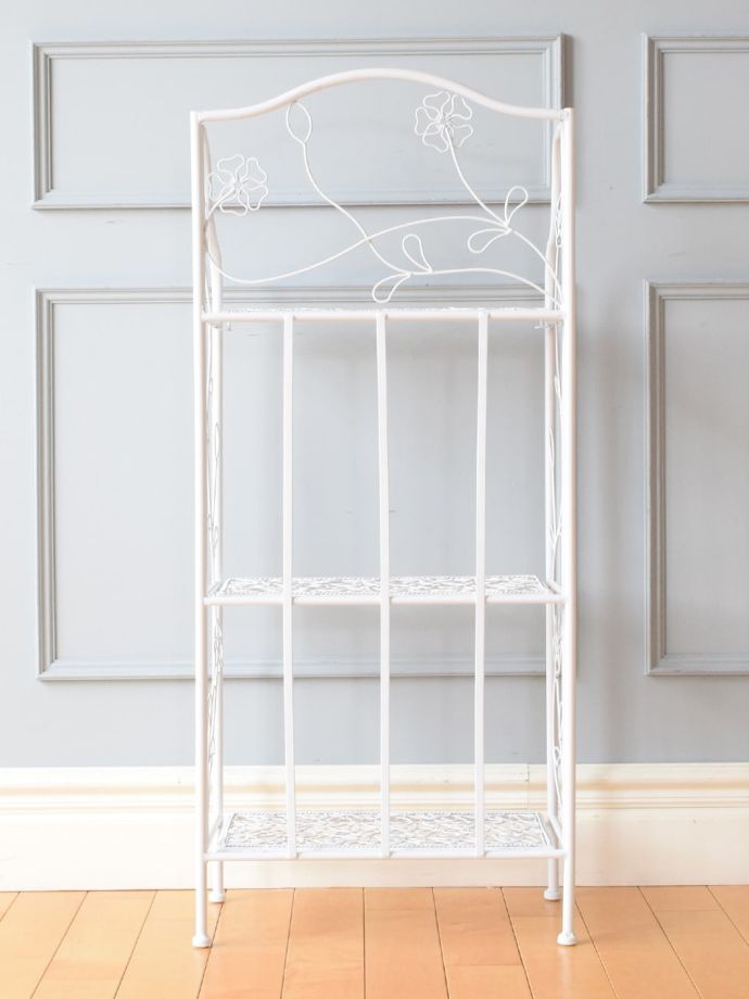 アンティーク風の棚の後ろ