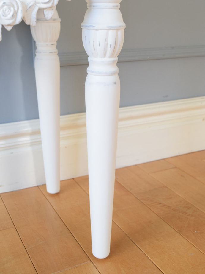 サイドチェストの脚