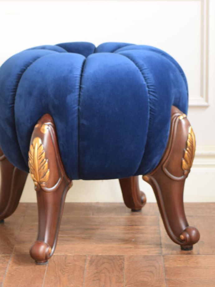 アンティーク風の椅子