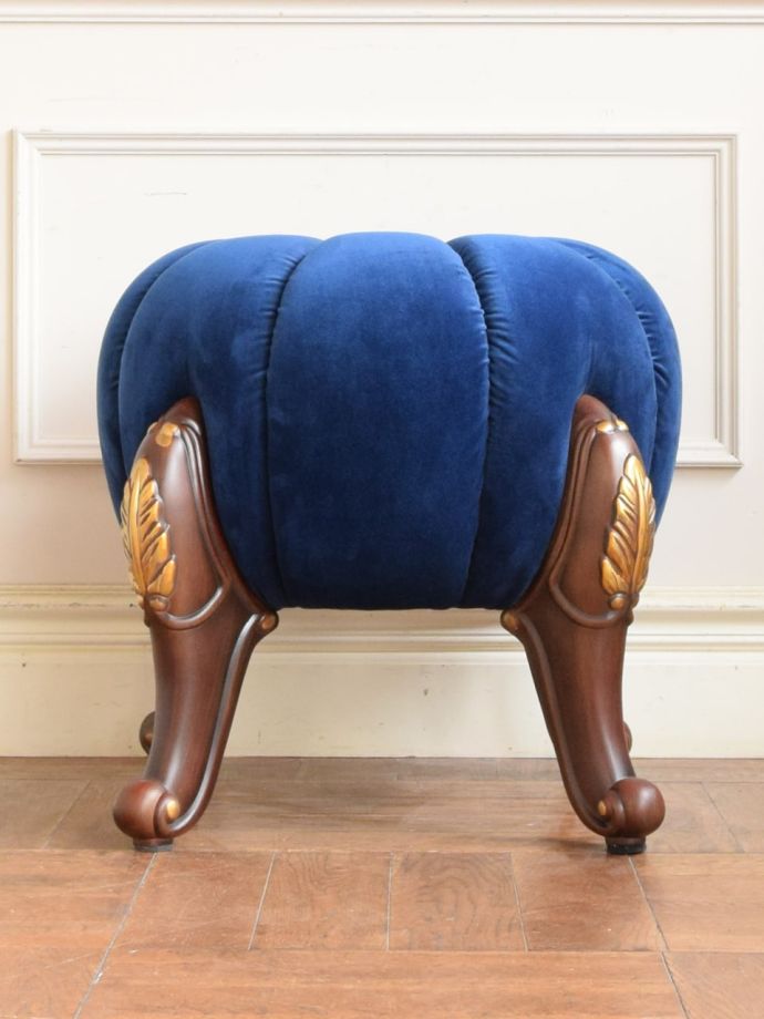 スツールを横からみると