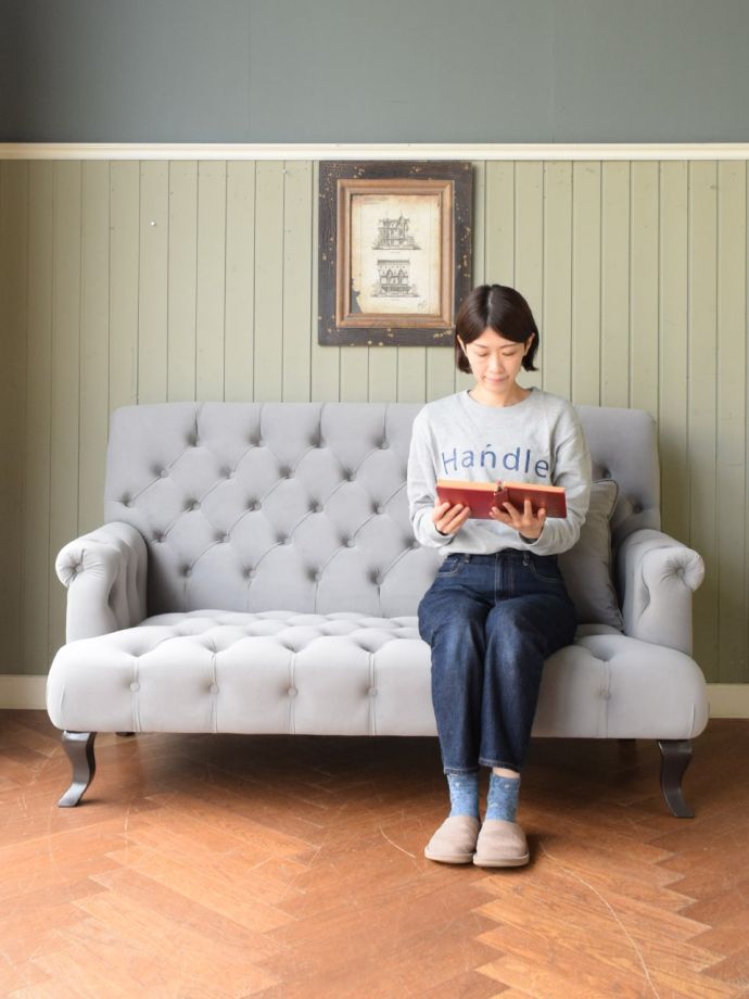 チェスターフィールド調のおしゃれなソファ