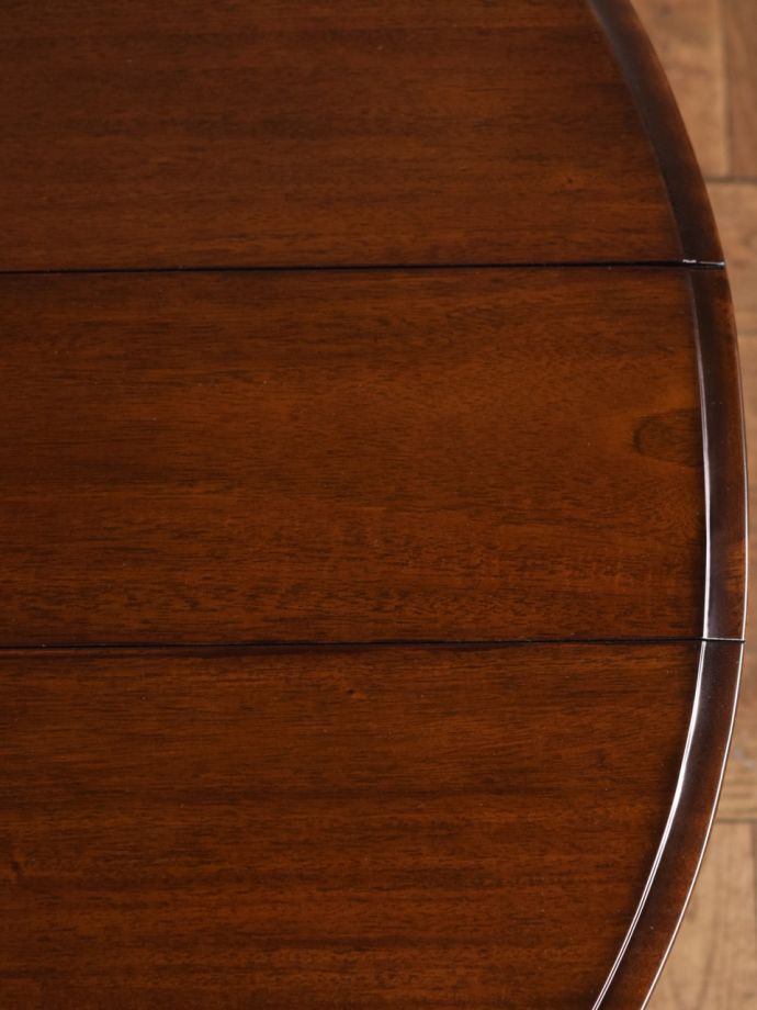 テーブルの美しい木目