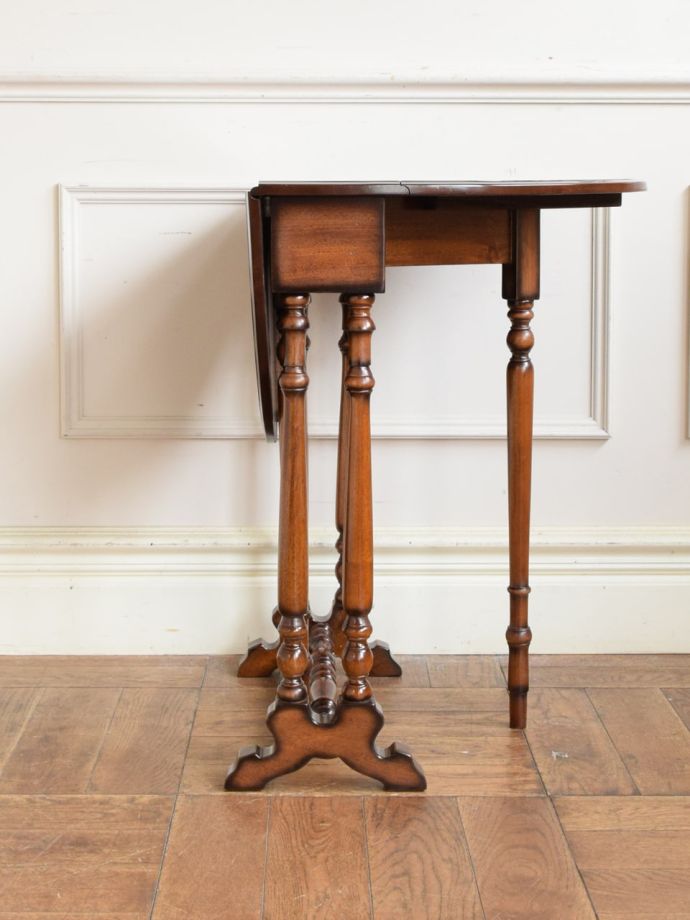 3サイズで楽しめる折り畳みテーブル