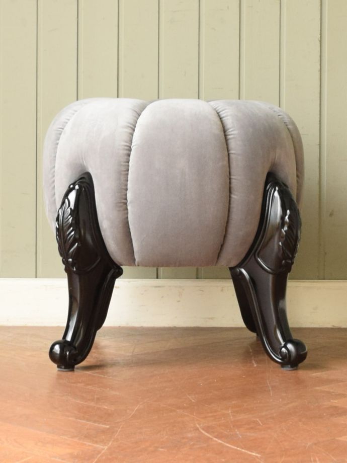 スツールを横からみると