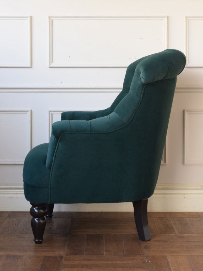 パーソナルチェアの横顔