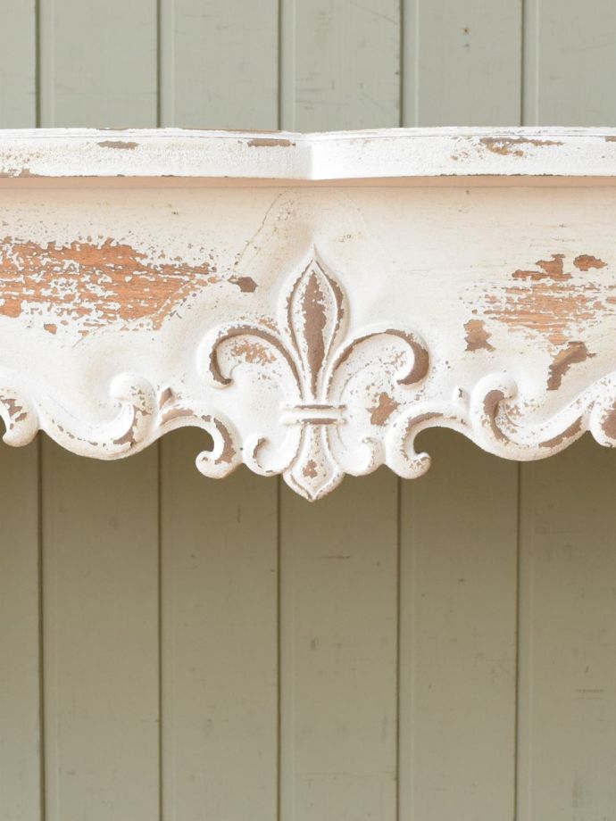 アンティーク風家具の装飾