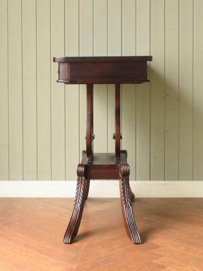 アンティーク調のコンソールテーブル、マホガニー材のハープテーブル(y