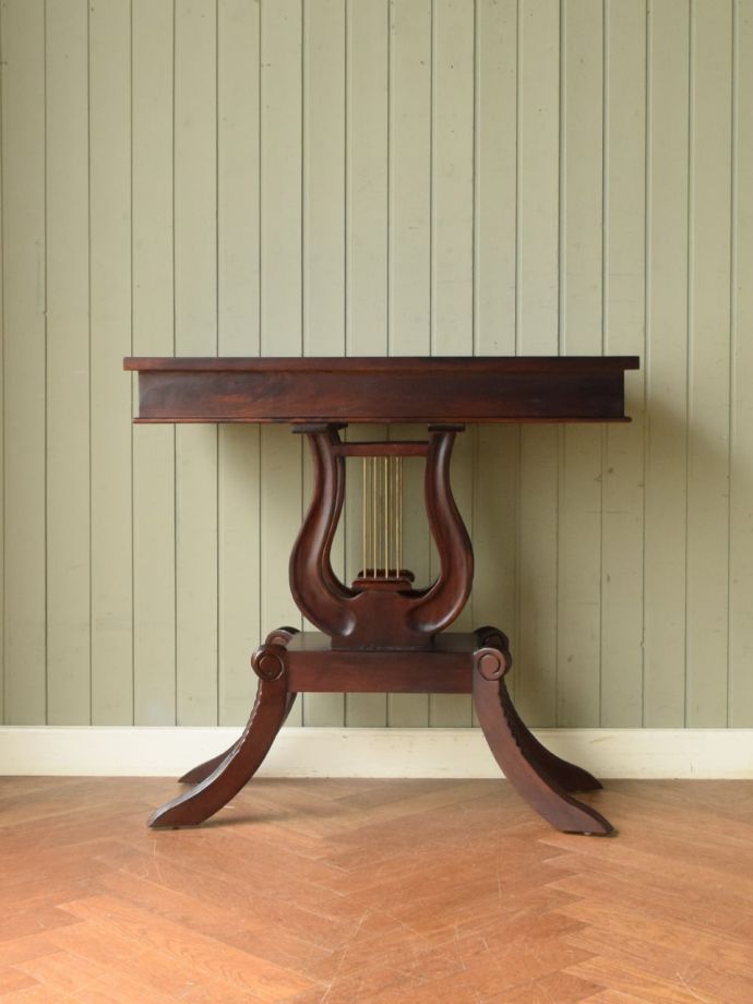 アンティーク調のコンソールテーブル、マホガニー材のハープテーブル(y