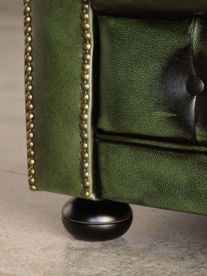 ソファの木製の脚