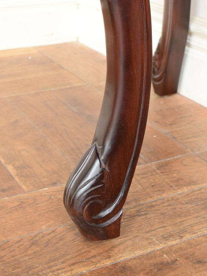 アンティーク風家具の脚