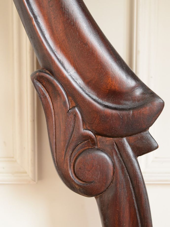 アンティーク風テーブルの装飾