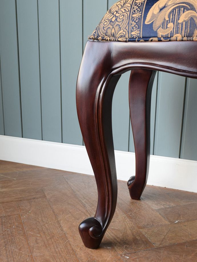 アンティーク調椅子の脚