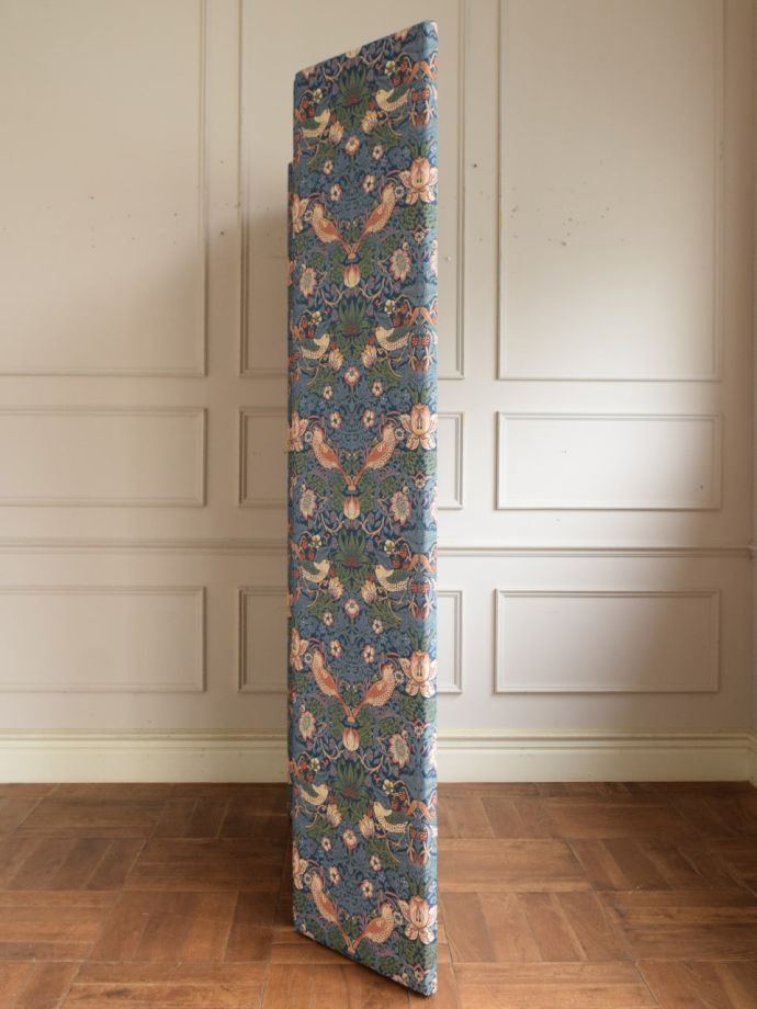 パーテーションの側面