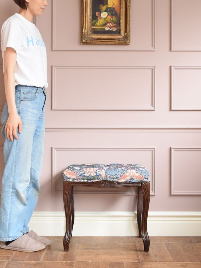 ウィリアムモリス風のスツール