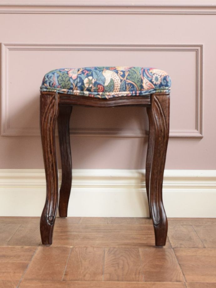 スツールの側面