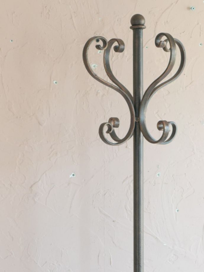 アンティーク風のコートフック