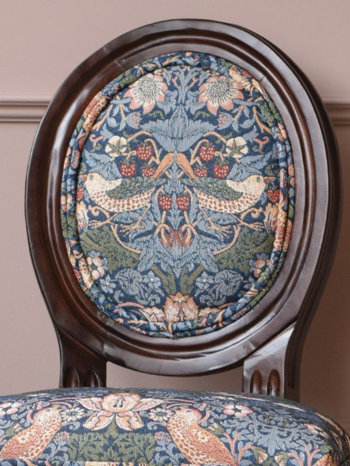 おしゃれなアンティーク風チェア